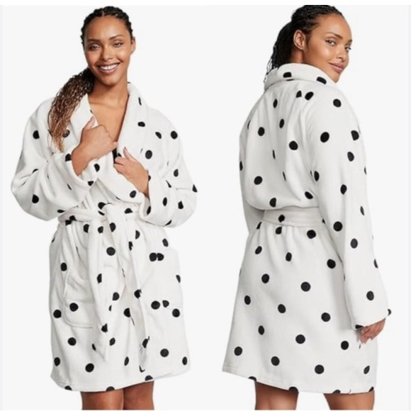 Victoria's Secret Other - VICTORIAS SECRET Cozy Short Plush Robe in a white and black polka dots | M/L